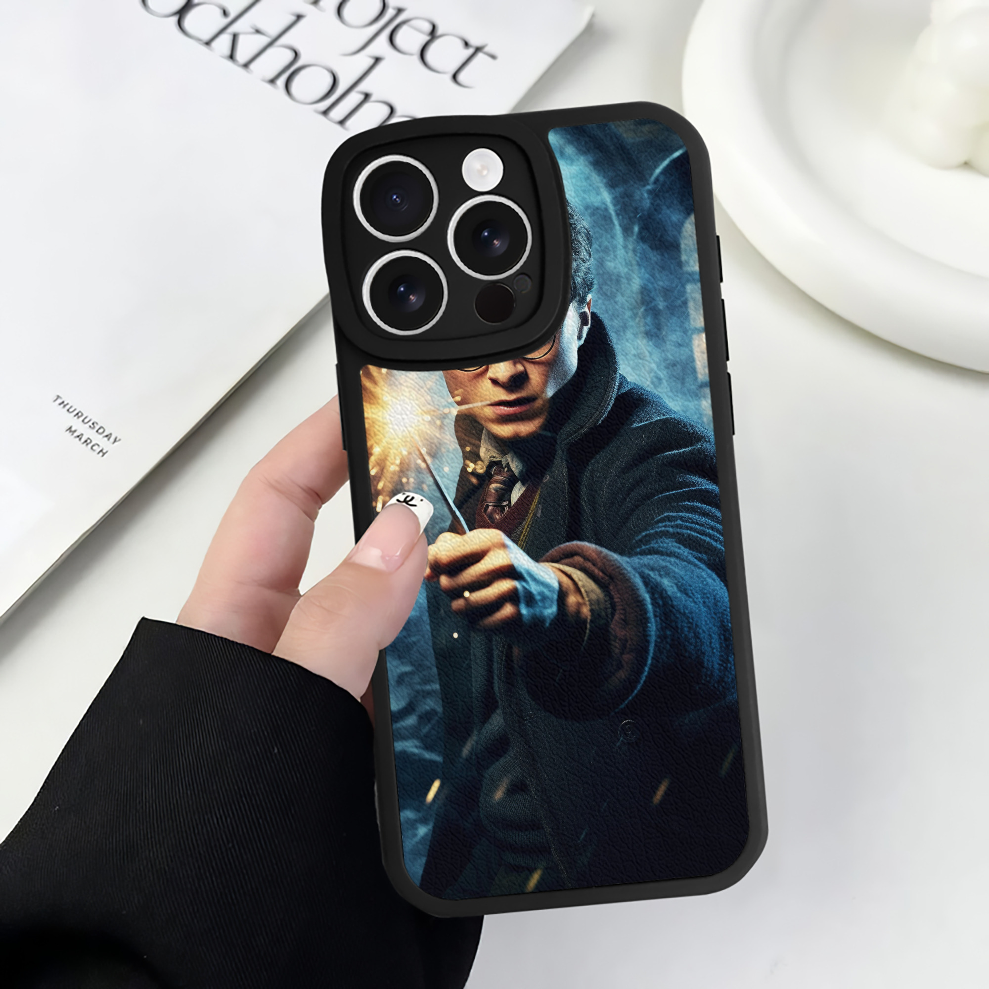 （画像用） Harry Potter ハリー・ポッターシリーズ 【iPhone 16シリーズ対応】シリコンスマホケース（レザー調） 材質：シリコン